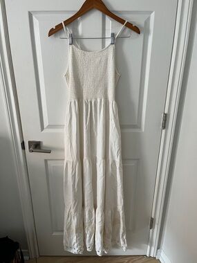 Woman’s Large. Rip Curl Cream Smocked Bodice Maxi Dress